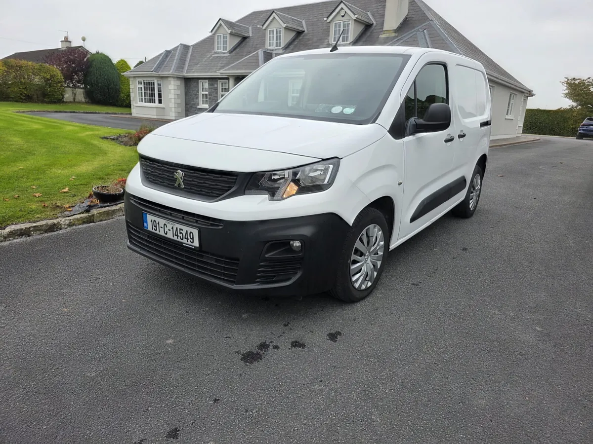 2019 Peugeot Partner - Image 2
