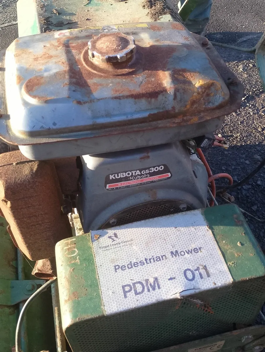 Ransoms mower Kubota GS300 parts or repairs - Image 1