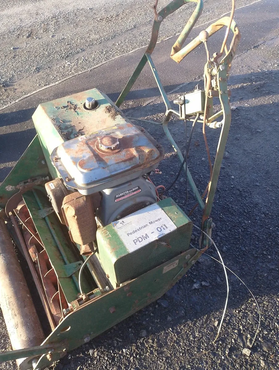 Ransoms mower Kubota GS300 parts or repairs - Image 3