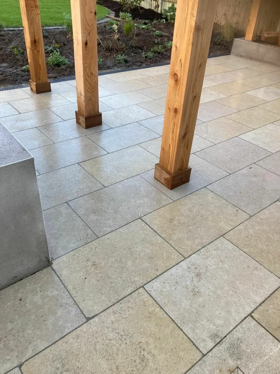Egyptian Limestone Patio Slabs - job lot 15.66m2 - Image 1