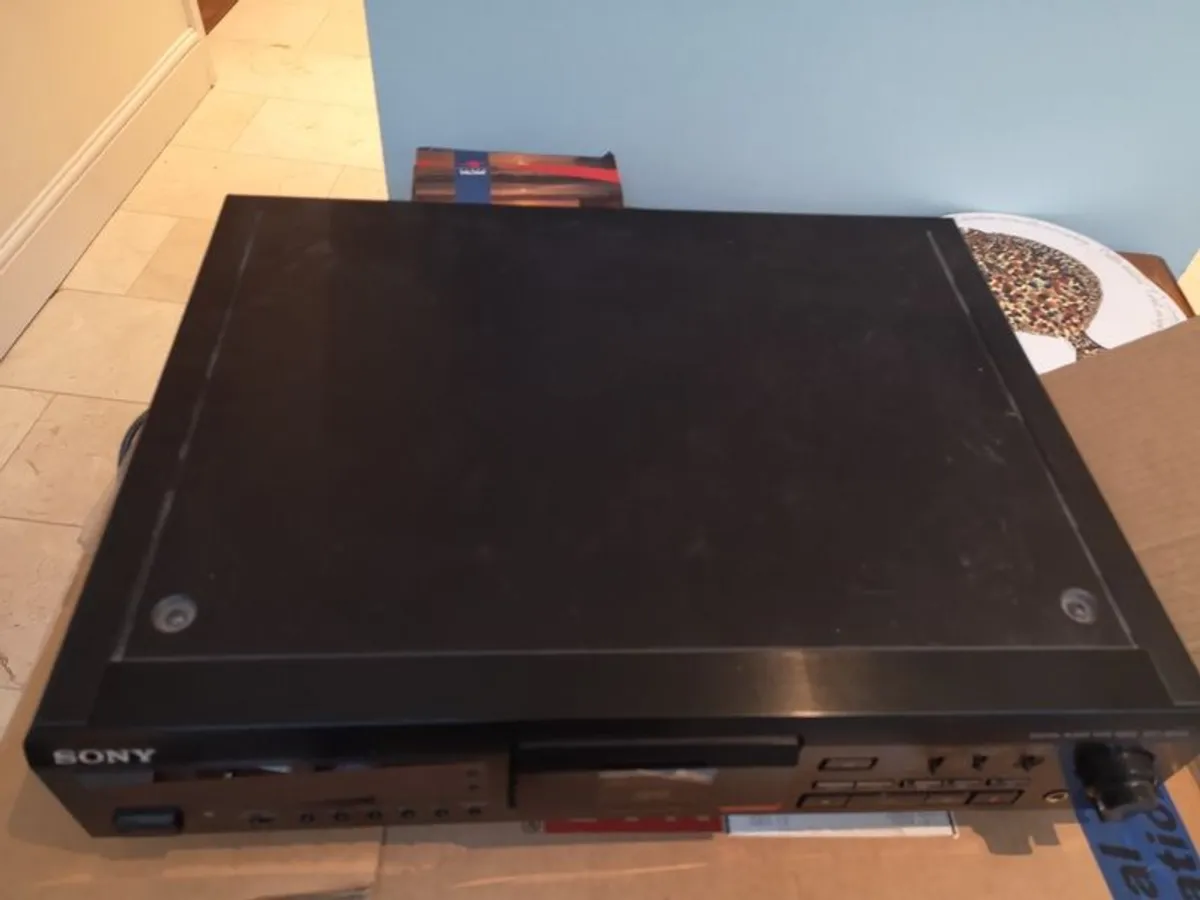 Sony Digital Audio Recorder ZE700 - Image 3