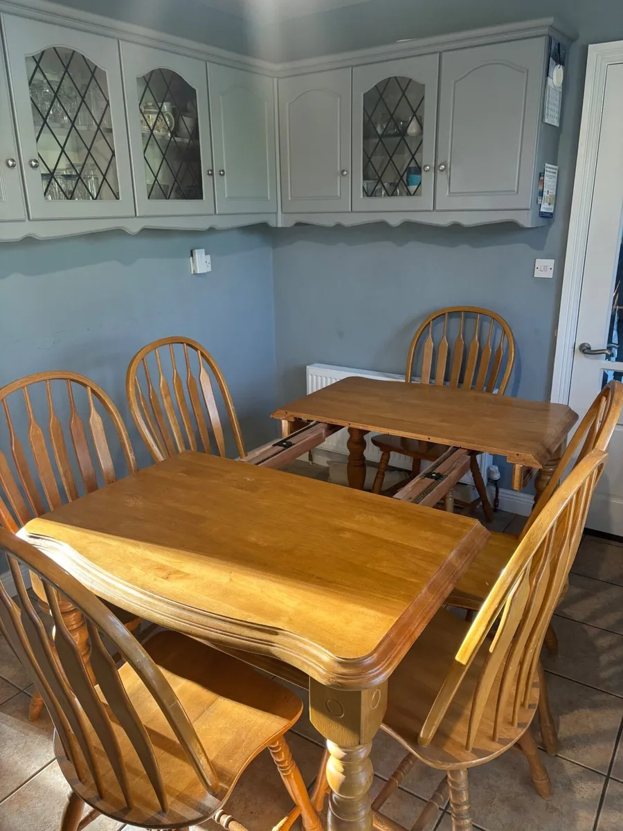 Kitchen table and chairs - Image 3