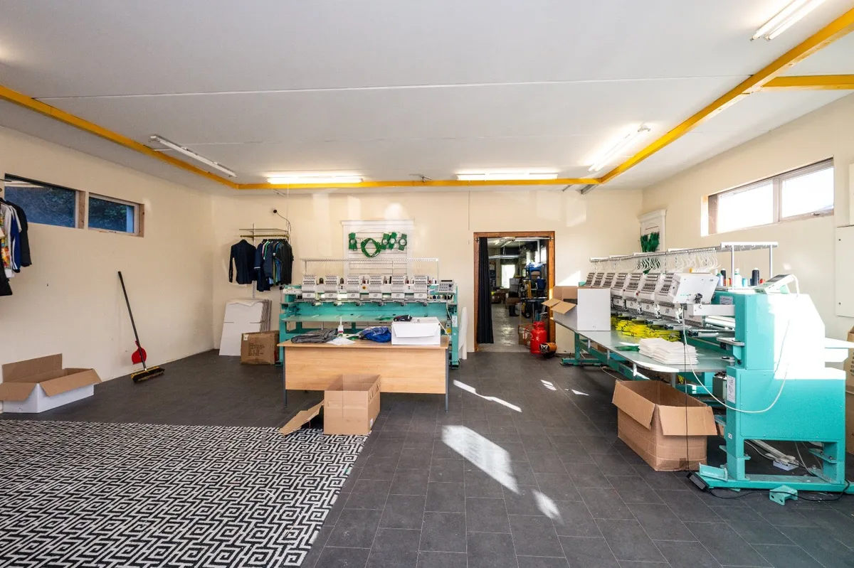 Embroidery Machine Tajima - Image 2