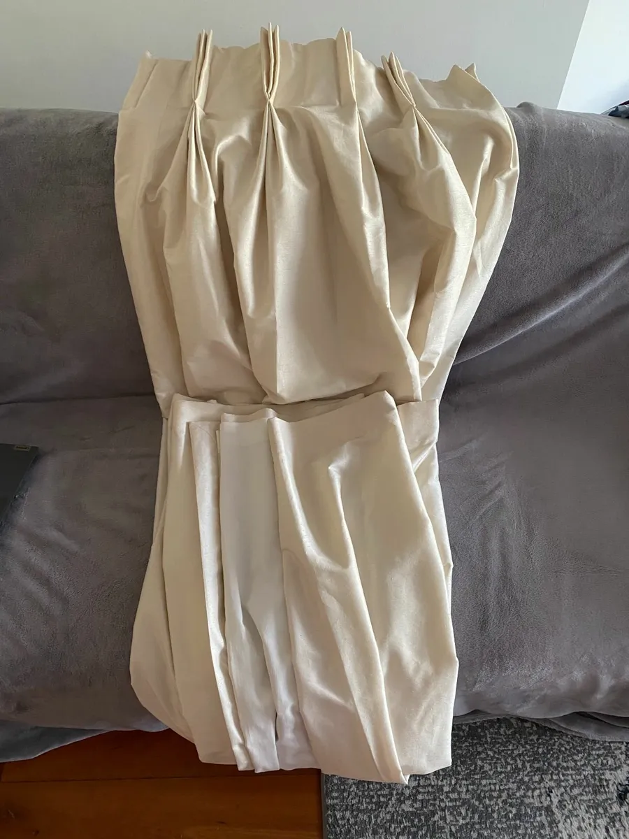 Curtains - Image 1