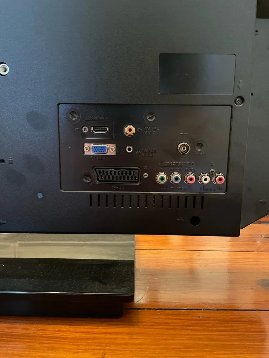 Toshiba 32inch Tv - Image 2