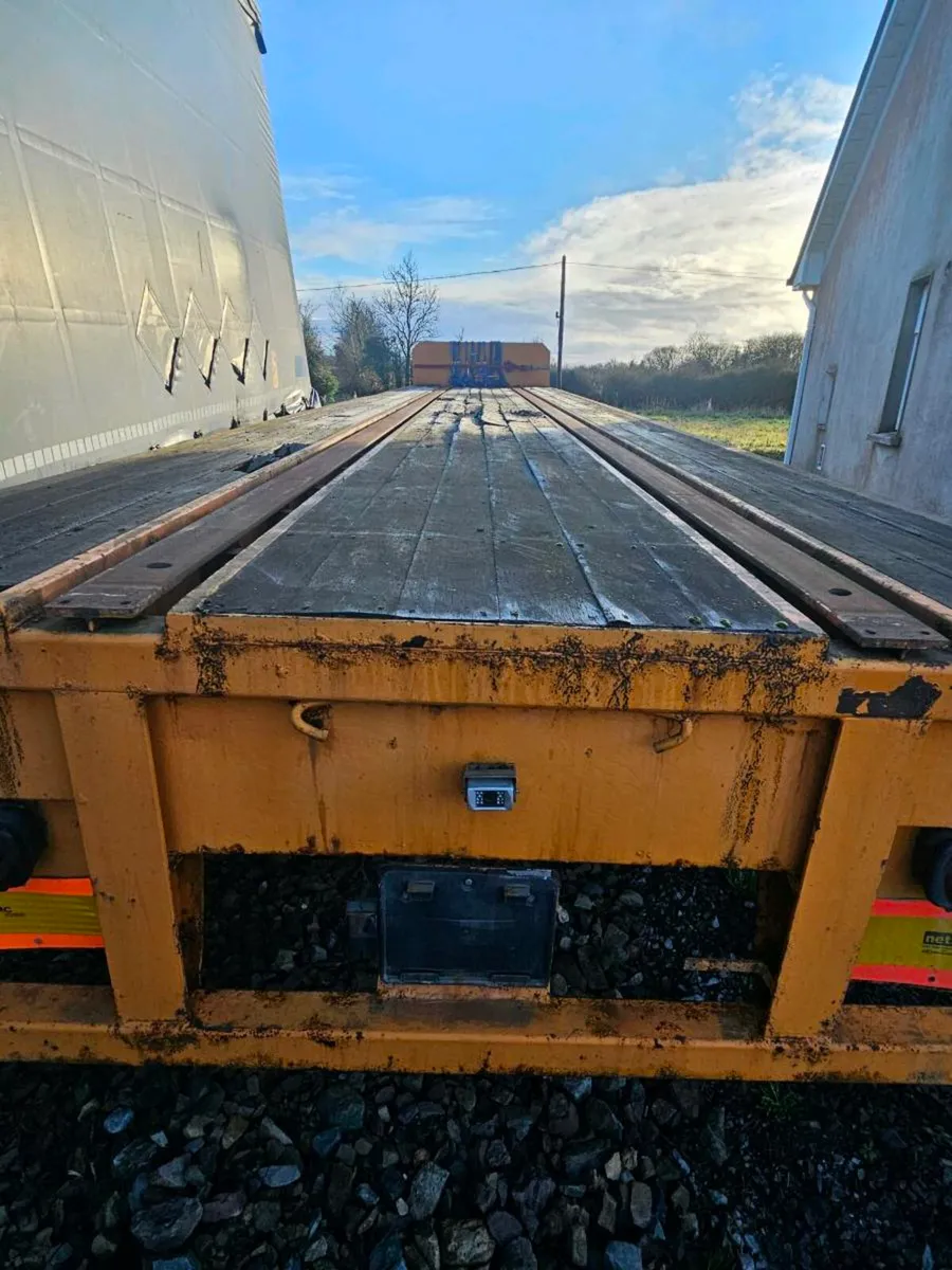 Dennison rear lift flat trailer - Image 3