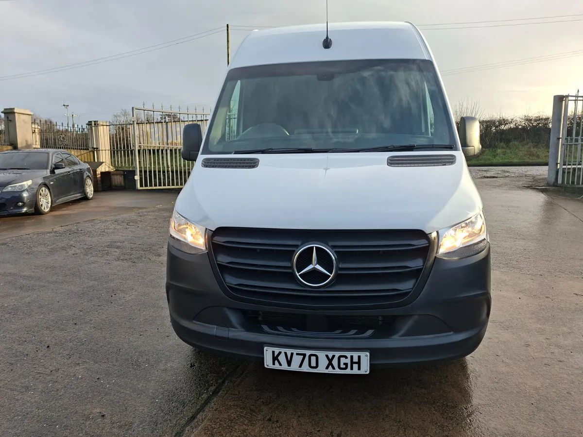 6300 KG TOWING 2021 MERC SPRINTER 315 CDI RWD L2H3 - Image 2
