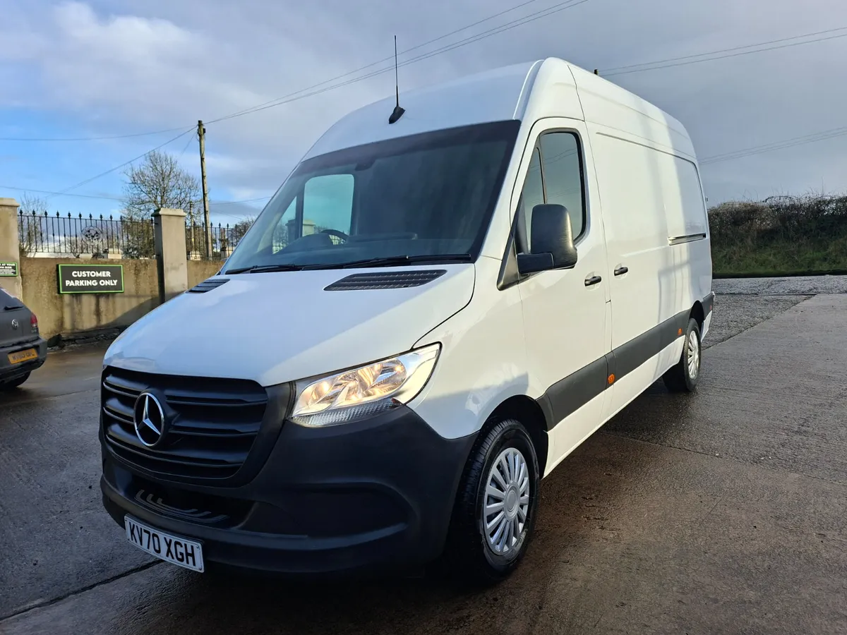 6300 KG TOWING 2021 MERC SPRINTER 315 CDI RWD L2H3 - Image 3