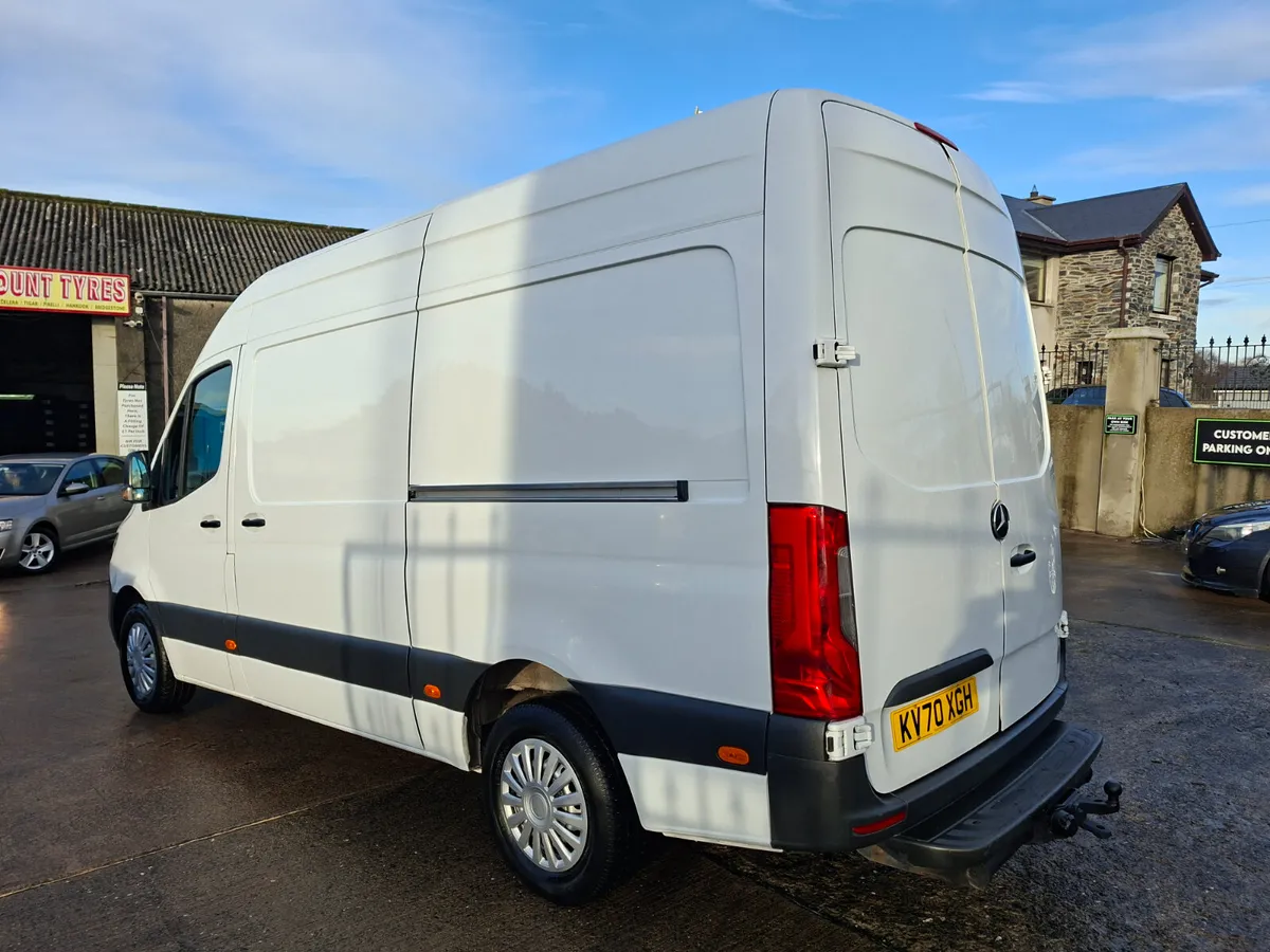 6300 KG TOWING 2021 MERC SPRINTER 315 CDI RWD L2H3 - Image 4