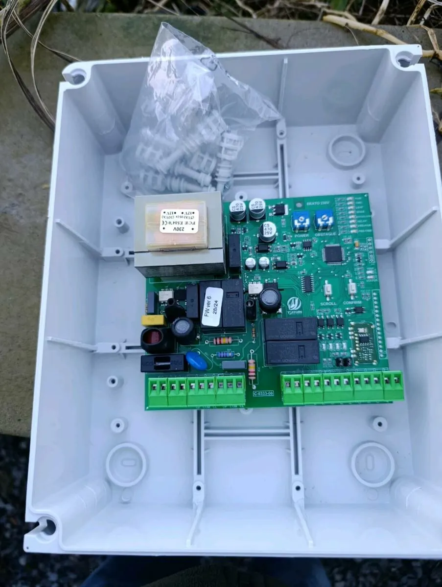 230 volt underground gate kit for swing gates . - Image 4