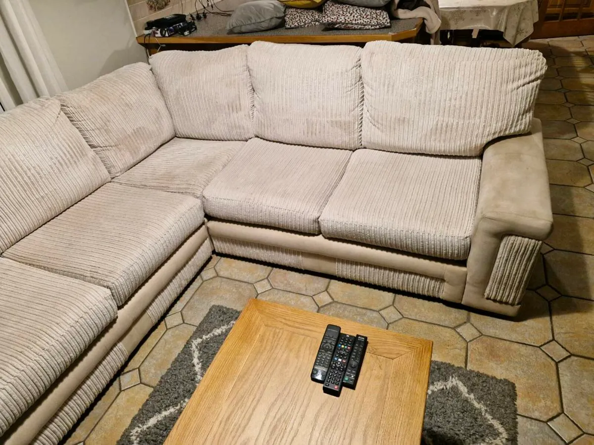 Cream corner couch - Image 2