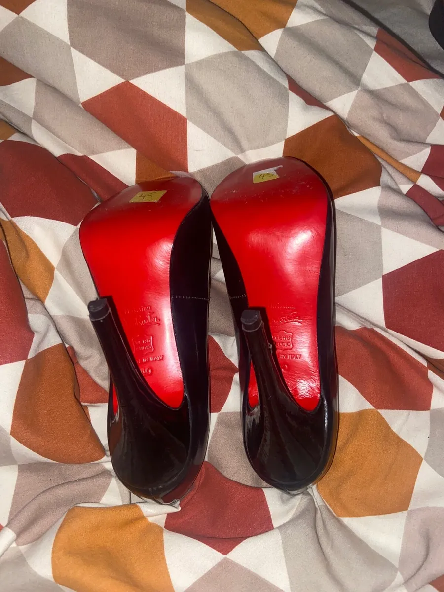 Red bottom heels - Image 2