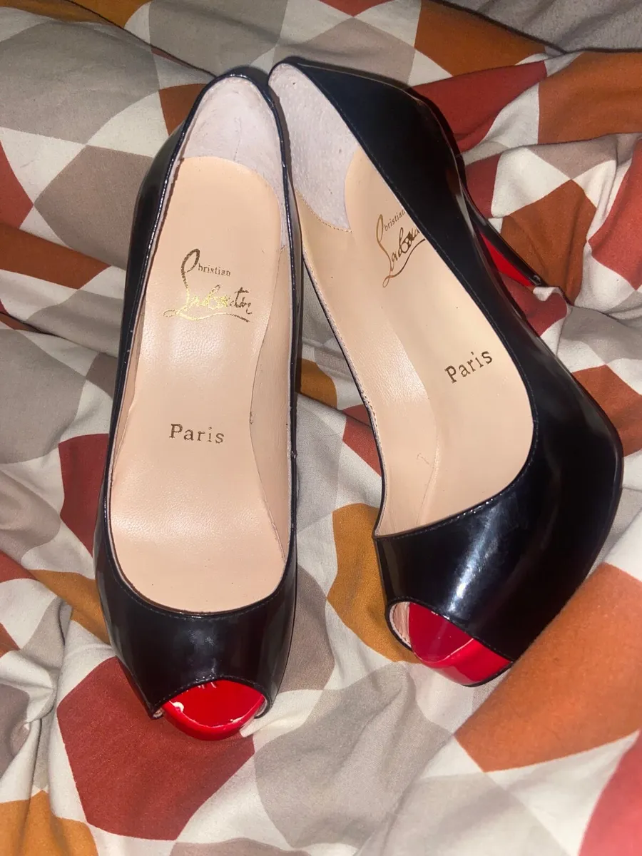 Red bottom heels - Image 1