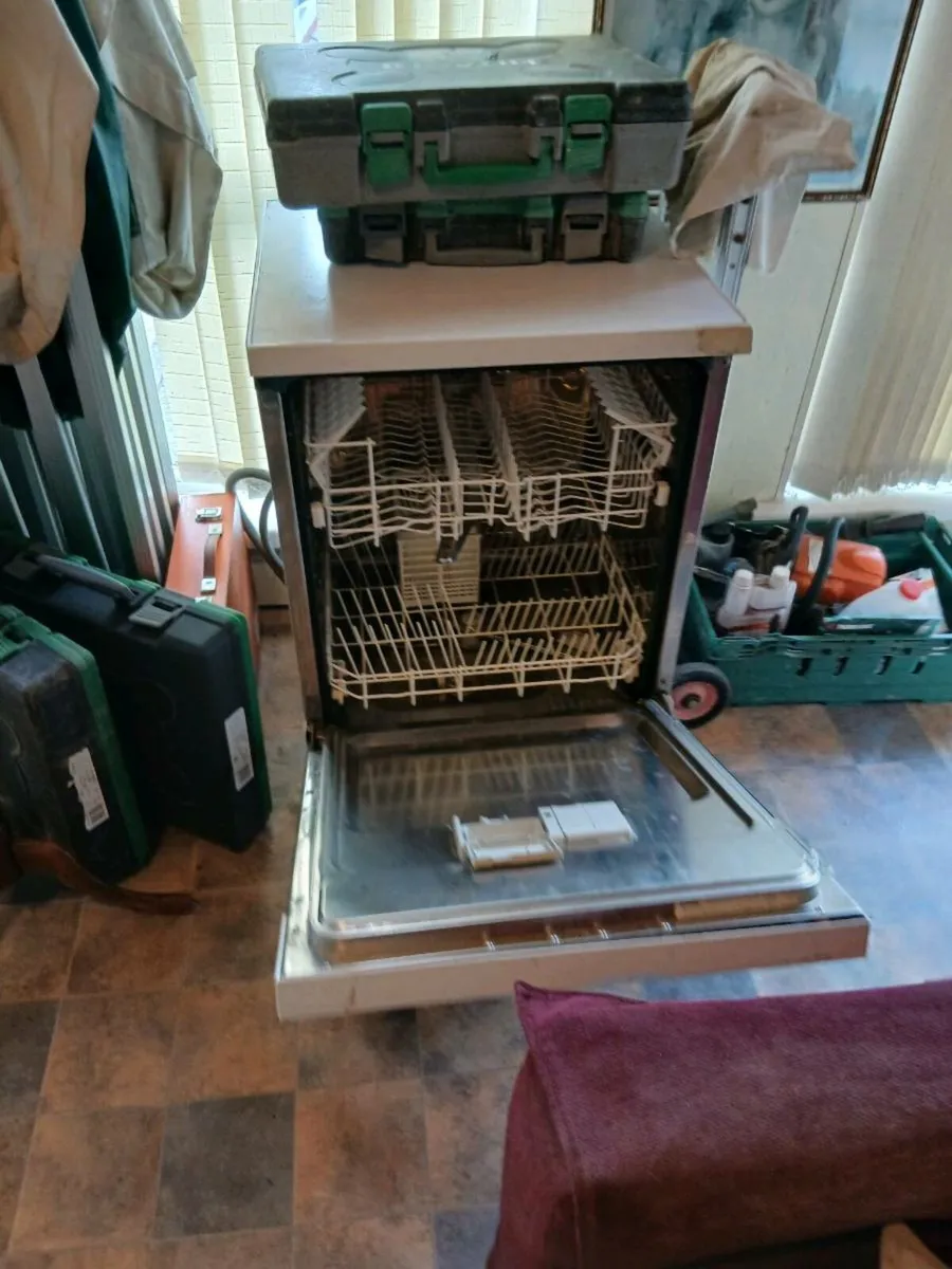 Dishwasher and tumble dryer - Image 3