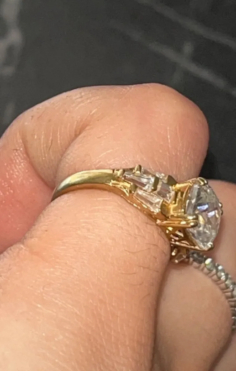 9ct gold ring - Image 2
