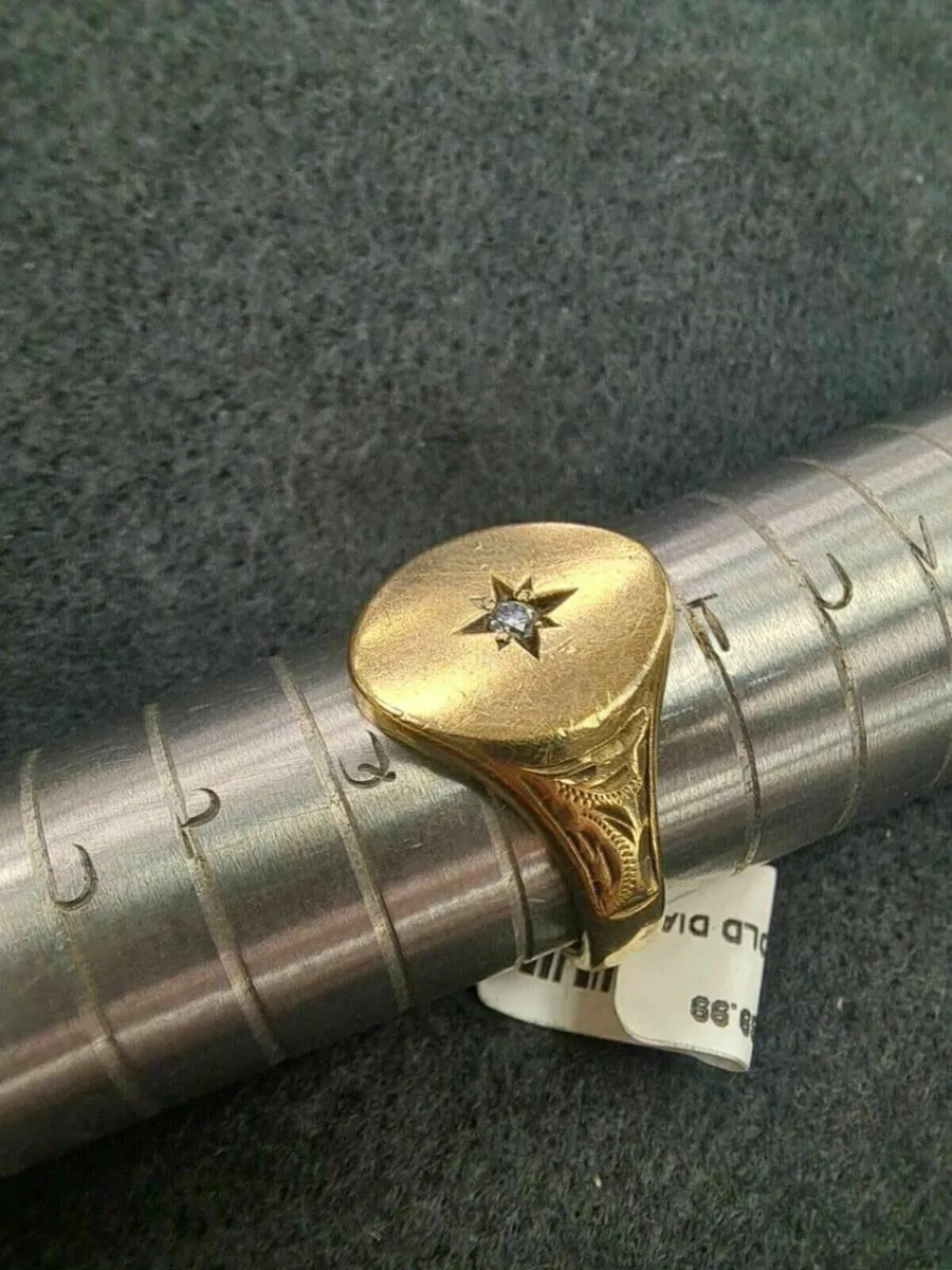 9ct Gold Signet Ring 9 w/ Diamond 9k - Image 3