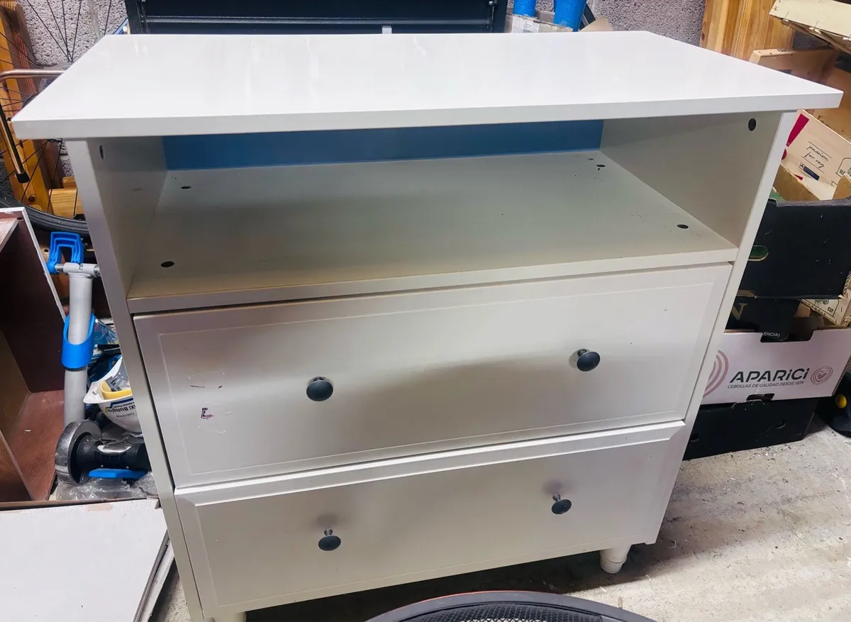 White chest of drawers - Image 2