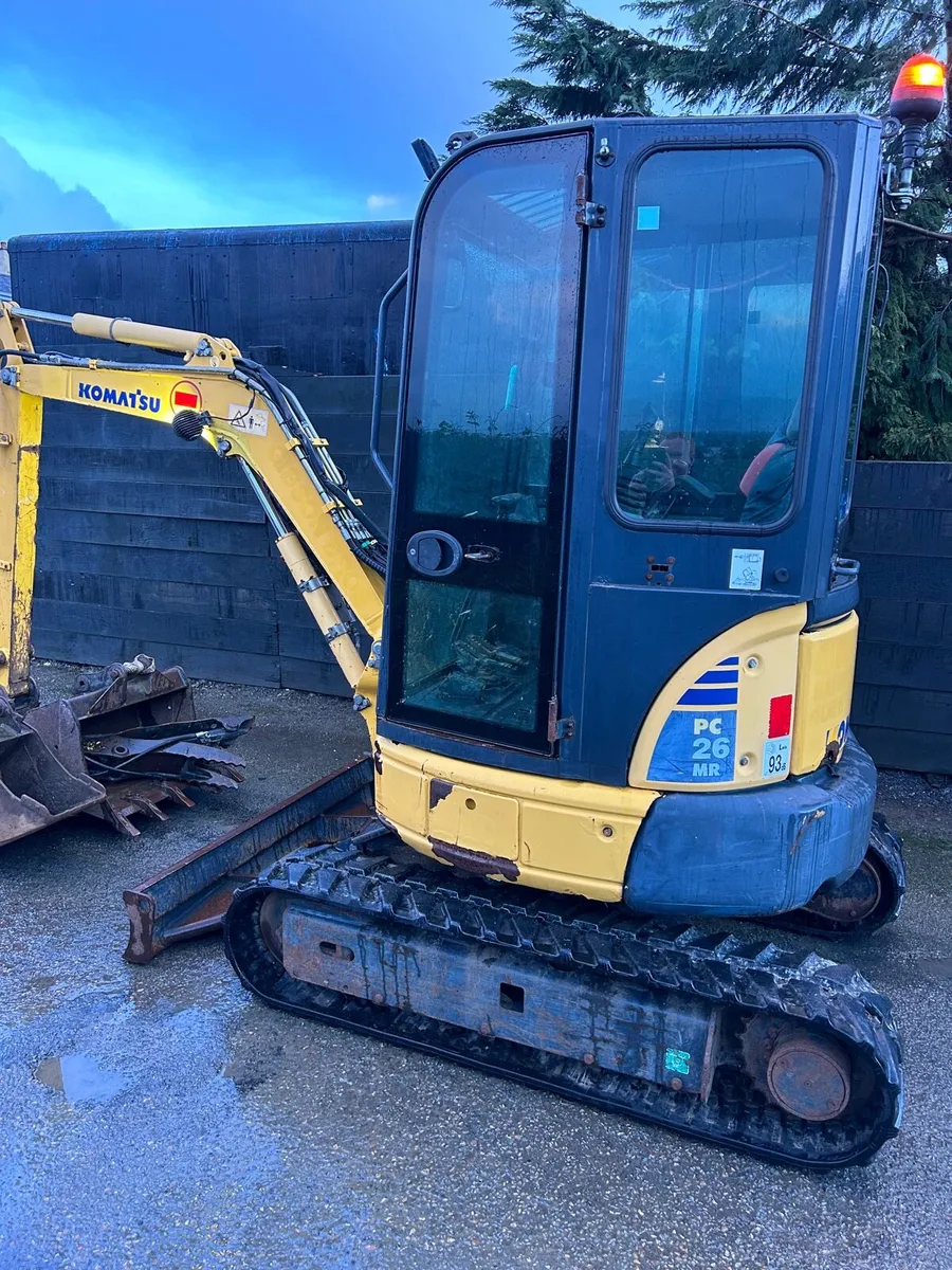 2015 KOMATSU 2.8 ton mini digger for sale - Image 4