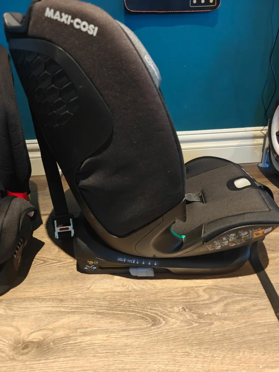 Maxi-Cosi Titan Pro i-Size Car Seat - Image 3