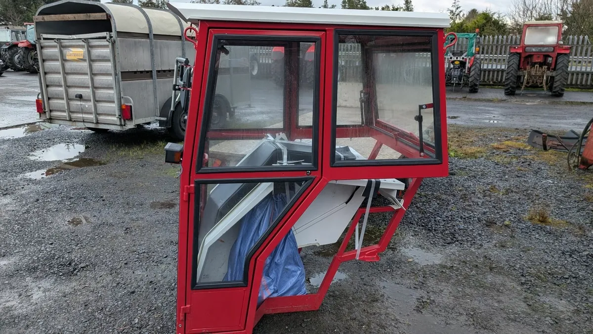 Massey Ferguson Cab - Image 3