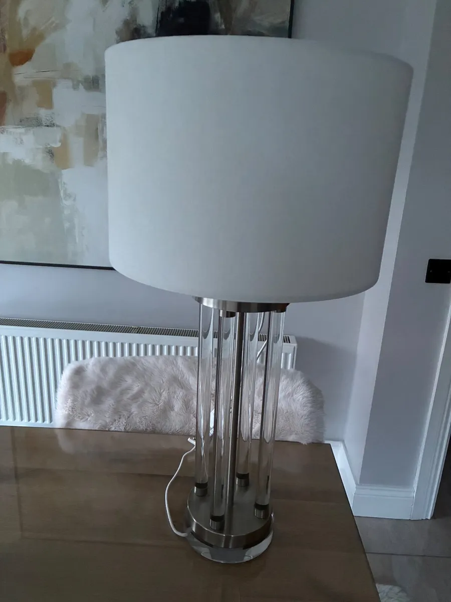 Table lamp