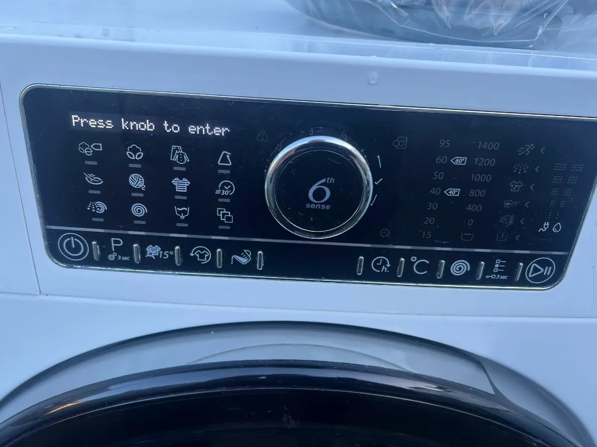 Whirlpool 9kg 1400rpm Freestanding Washing Machine - Image 3