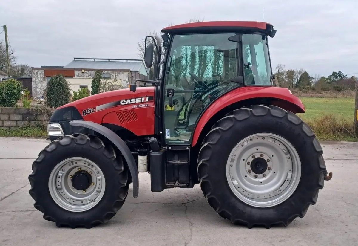 2017 Case IH Farmall 85C 2446hrs - Image 2