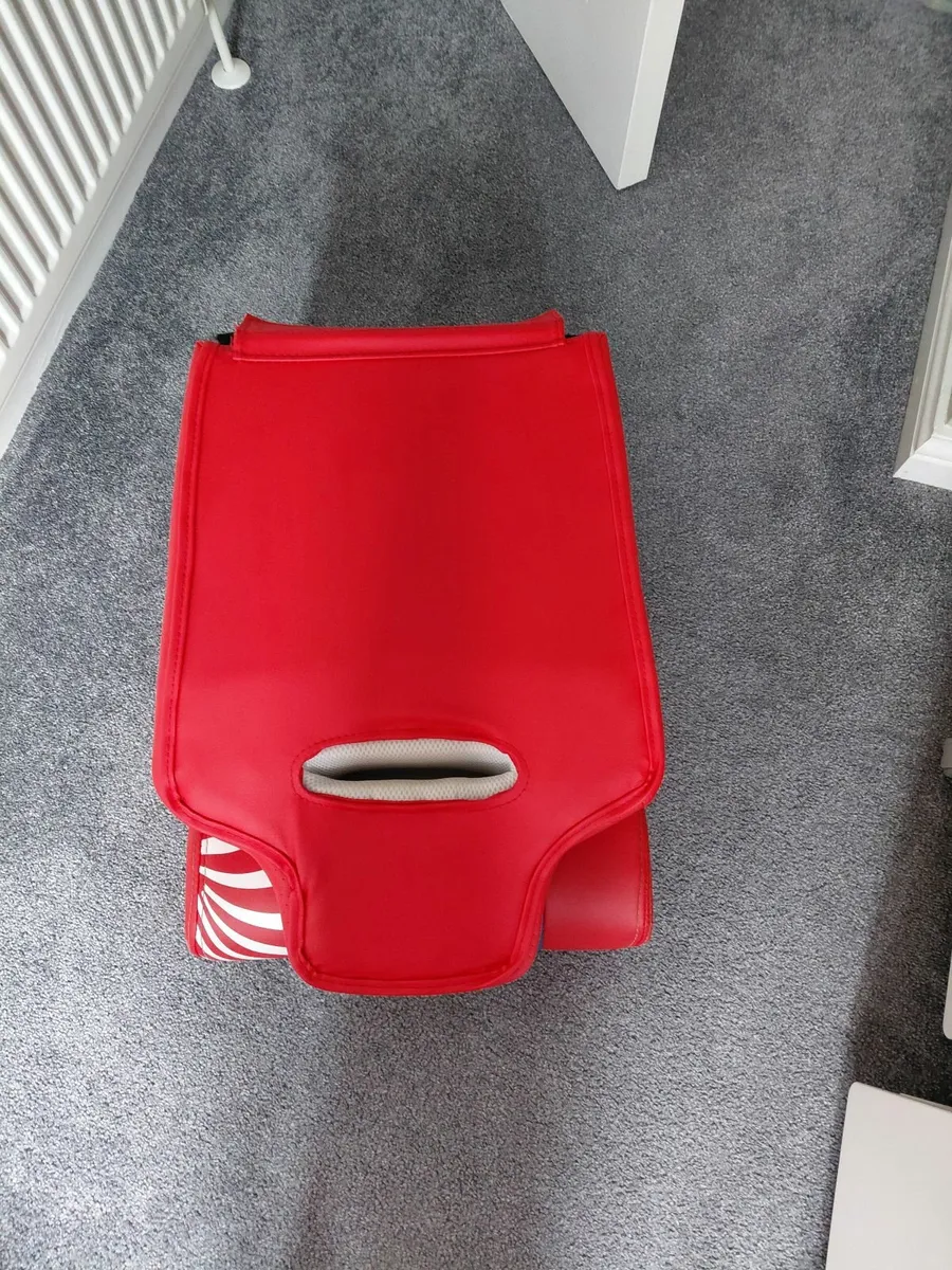 Gaming Chair - Image 4