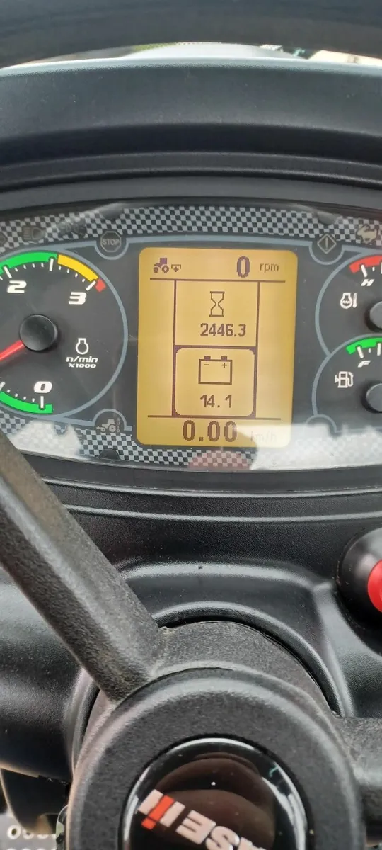 2017 Case IH Farmall 85C 2446hrs - Image 4