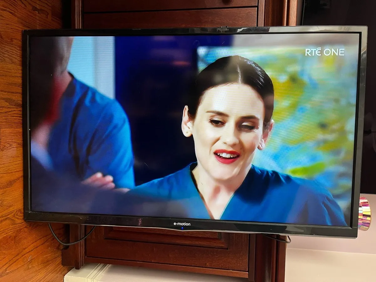 Emotion 40” LED TV - Image 1