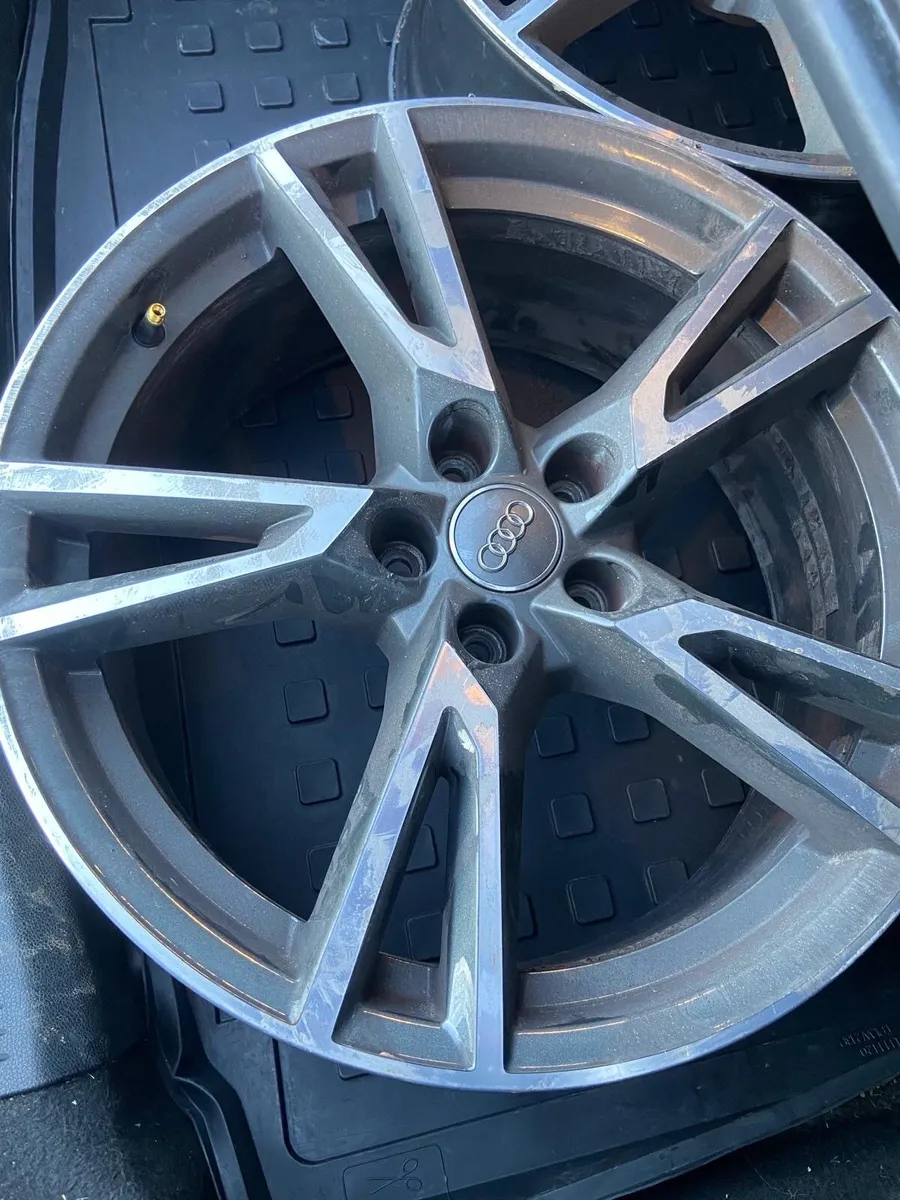 ORGINAL AUDI DIAMOND CUT-ALLOYS - X4 NEW 18inch - Image 1