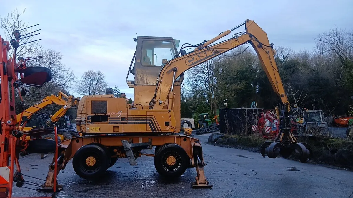 Case 588 Waste/Scrap Handler - Image 4