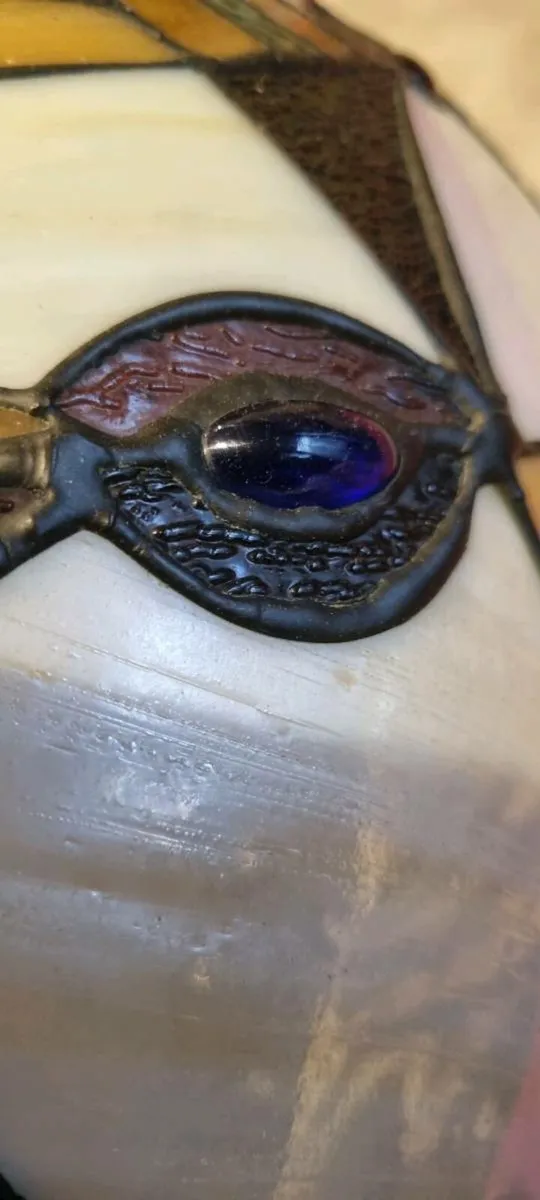 VINTAGE PEACOCK TIFFANY LAMP - Image 1