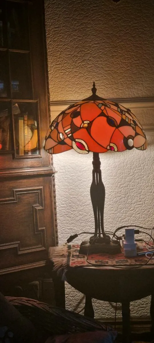 VINTAGE PEACOCK TIFFANY LAMP - Image 4