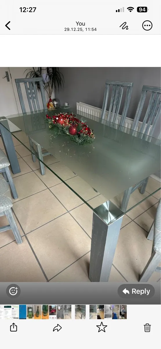 Dining table and 6 chairs - Image 1
