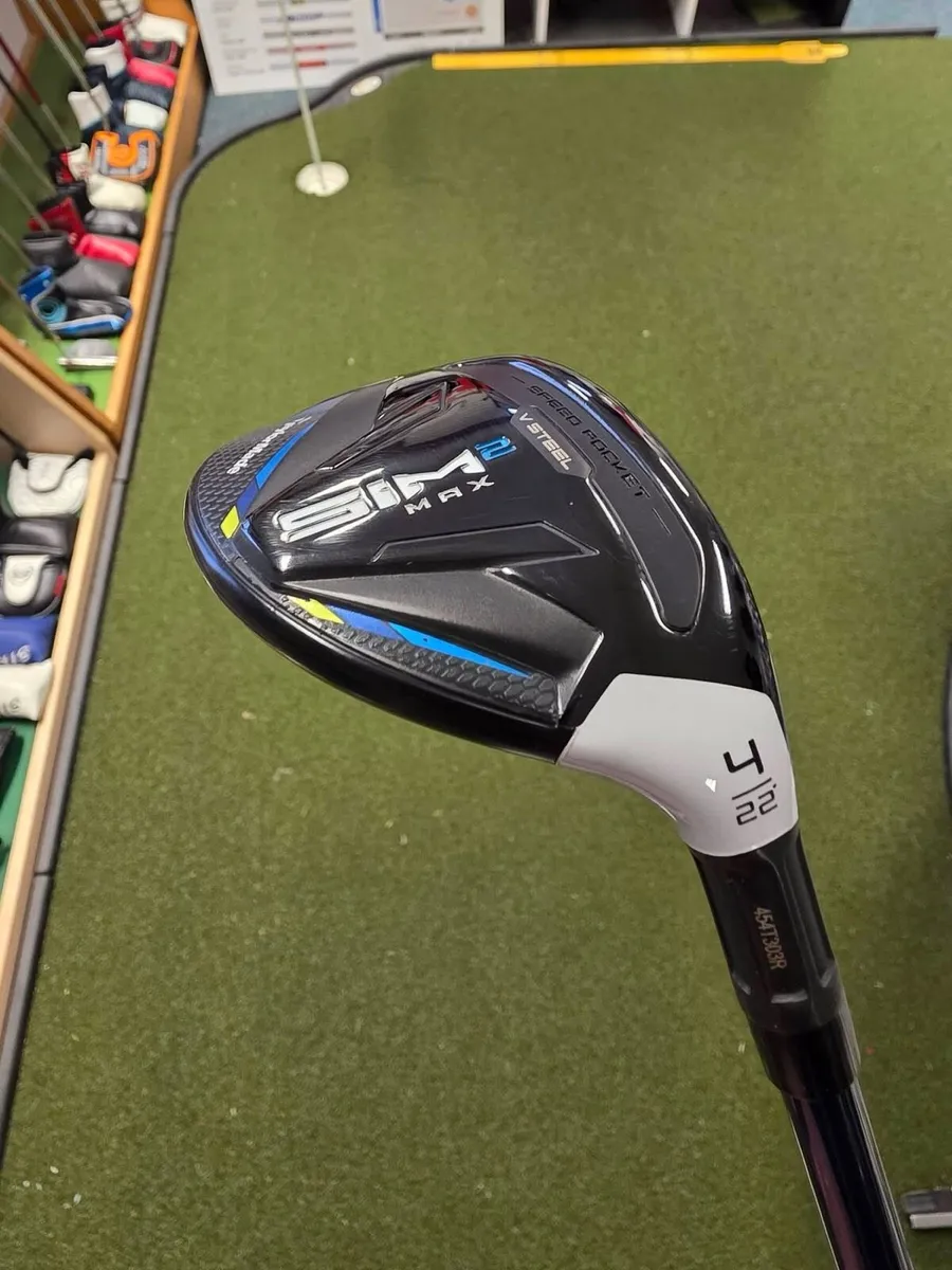 Like New Taylormade Sim2 Max 4 Hybrid - Image 2