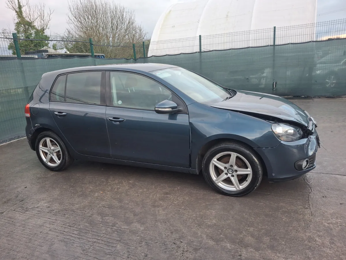 2012 Volkswagen Golf  Trendline  1.6 Tdi - Image 1