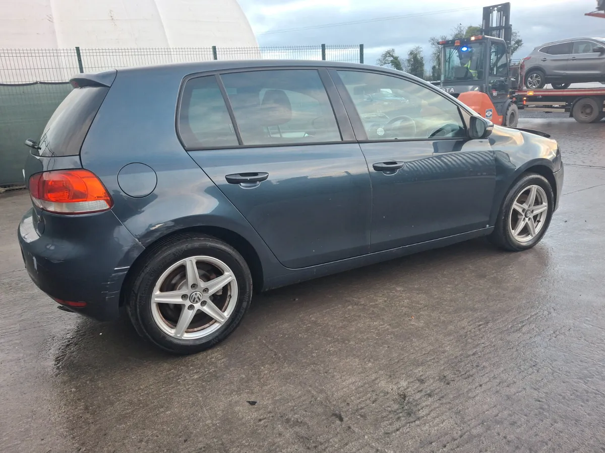 2012 Volkswagen Golf  Trendline  1.6 Tdi - Image 3