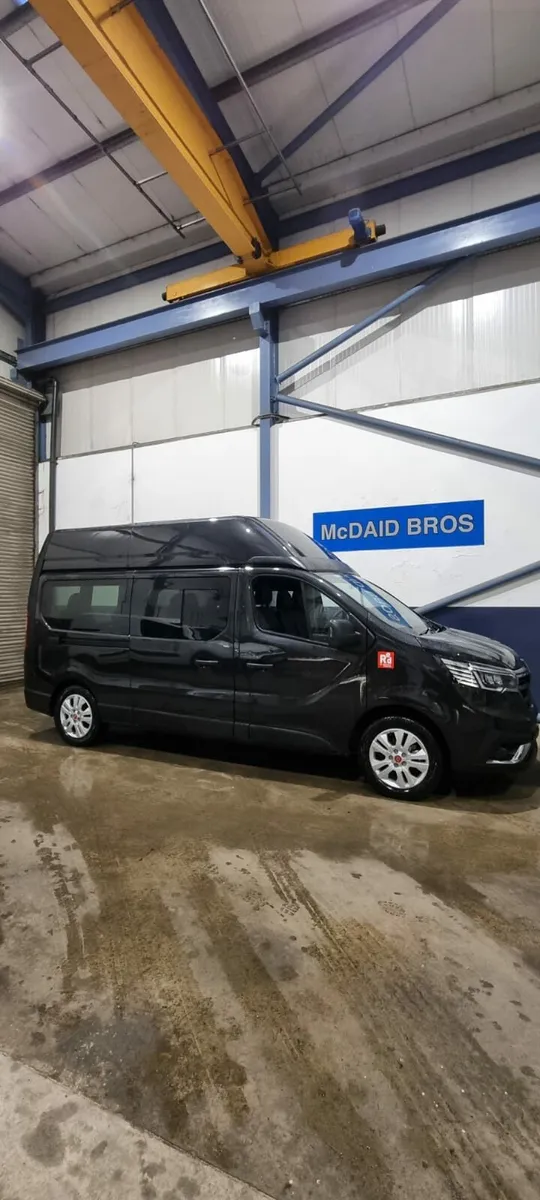 Renault Trafic 9 seater - Image 2