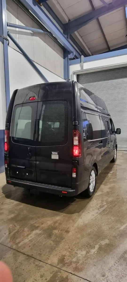 Renault Trafic 9 seater - Image 4