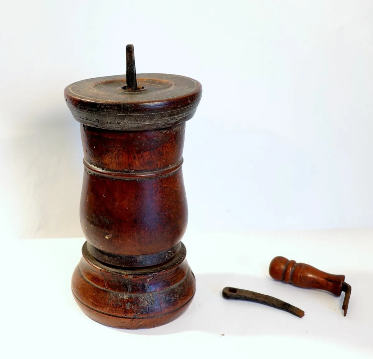 Antique treen cylinder - Image 1
