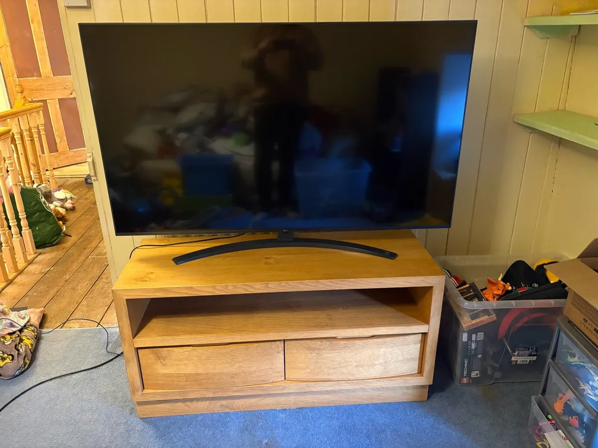 Solid wooden TV unit - Image 1