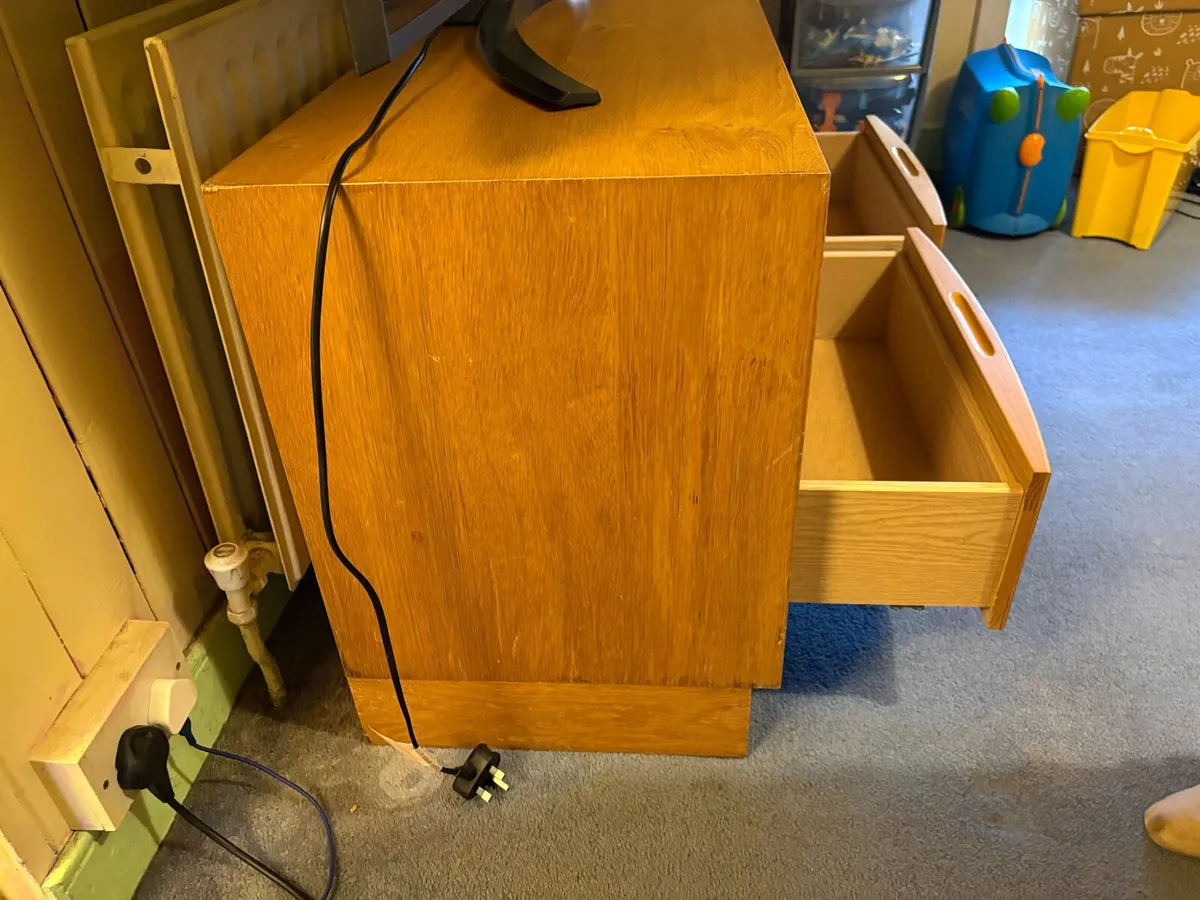 Solid wooden TV unit - Image 4