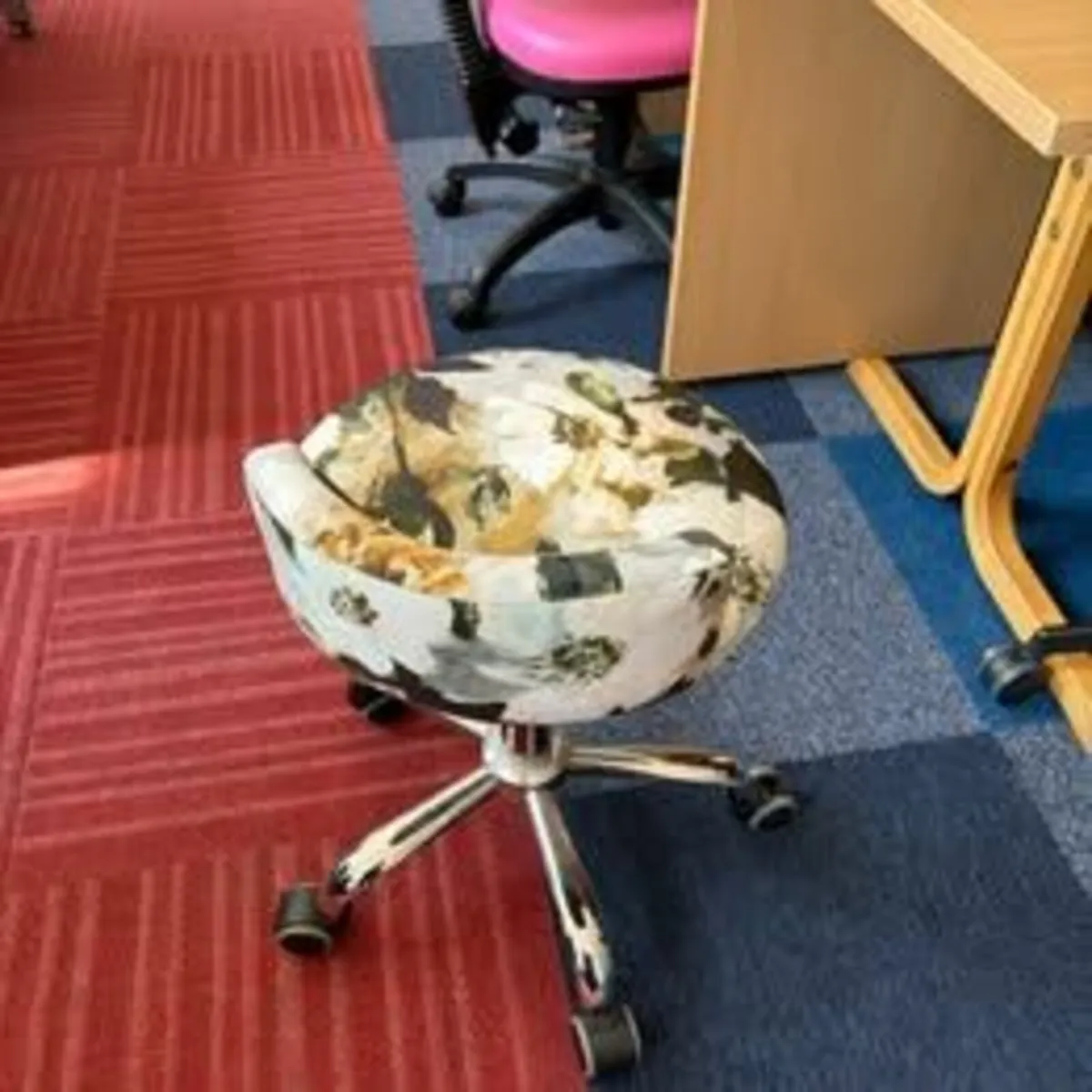 Floral stool - £35 + VAT - COLLECTION ONLY - Image 3