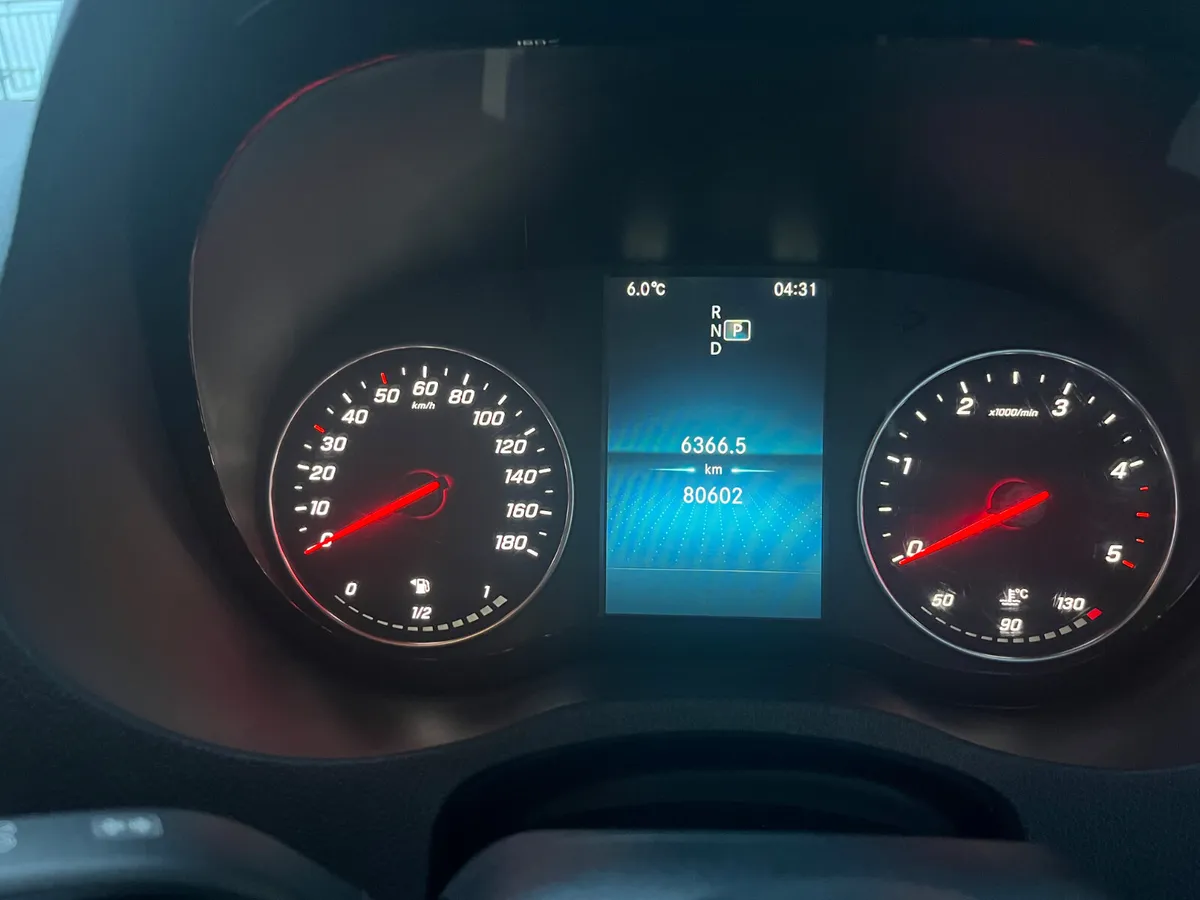 2023 Mercedes-Benz Sprinter 319/36 Auto - Image 4