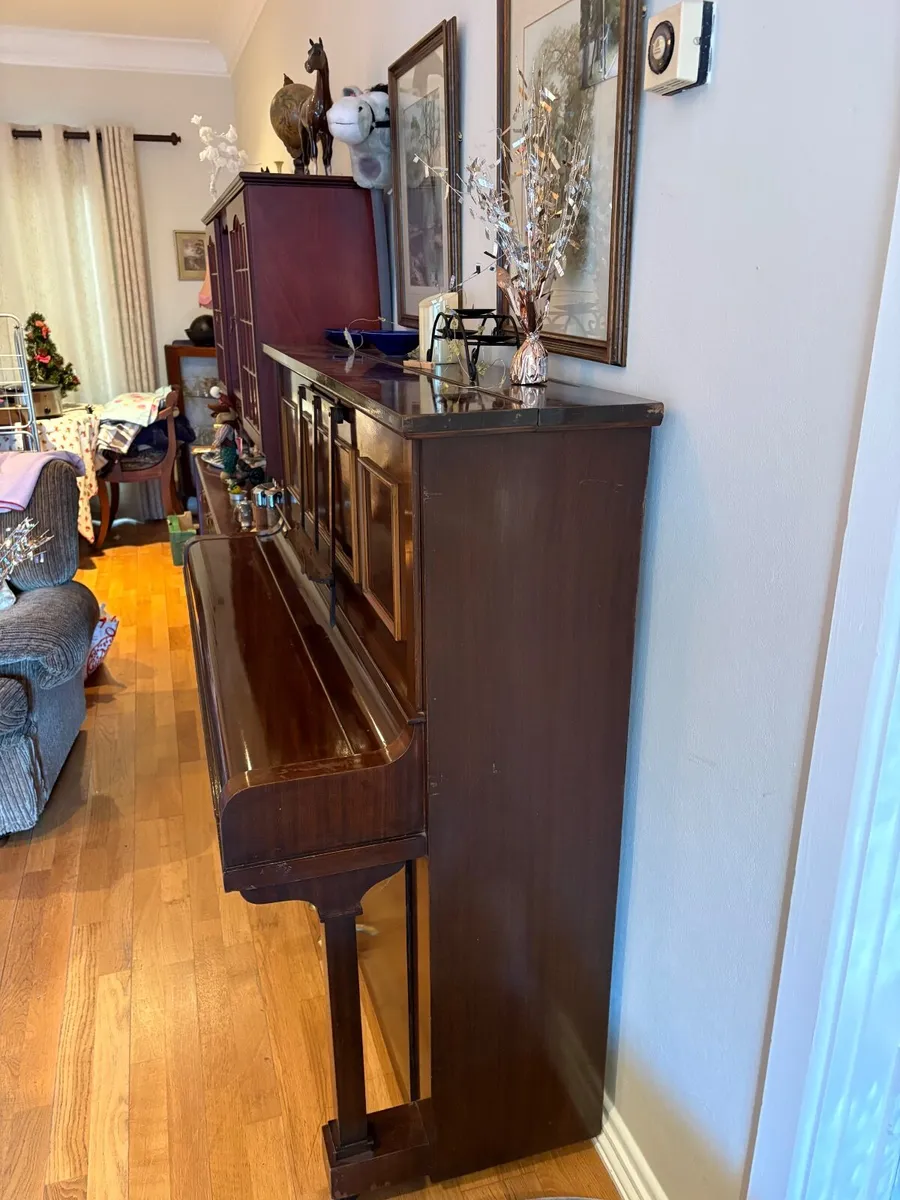 Upright Piano - Image 1