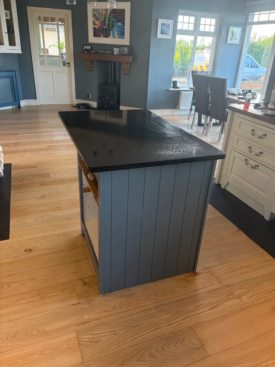 Kitchen island - Image 2