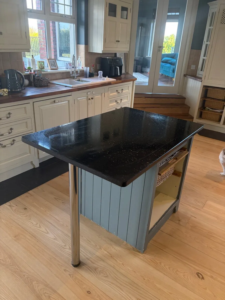 Kitchen island - Image 3