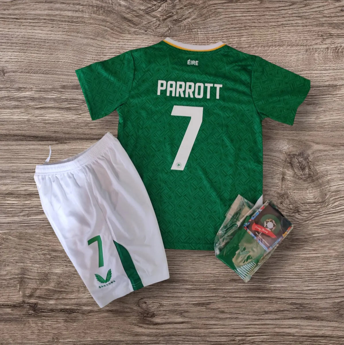 IRELAND ( PARROTT 7 )KIDS KIT , 8/9 , 10/11 - Image 1