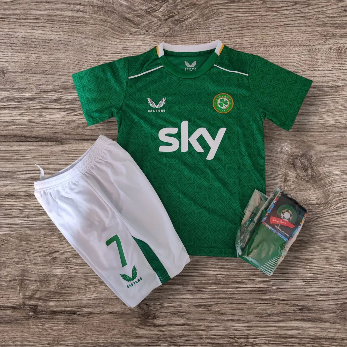 IRELAND ( PARROTT 7 )KIDS KIT , 8/9 , 10/11 - Image 2